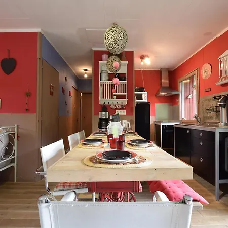 Lively Holiday With Garden Barbecue Garden Furniture בית נופש